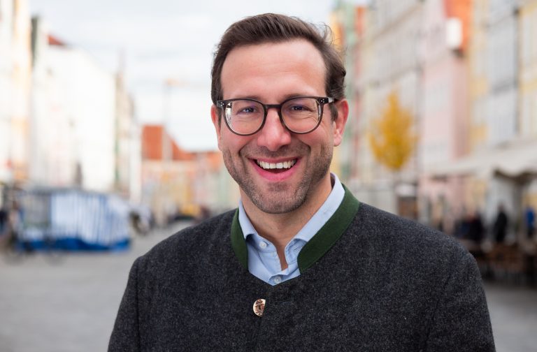 Dr. Sebastian Bröckner-Kiss